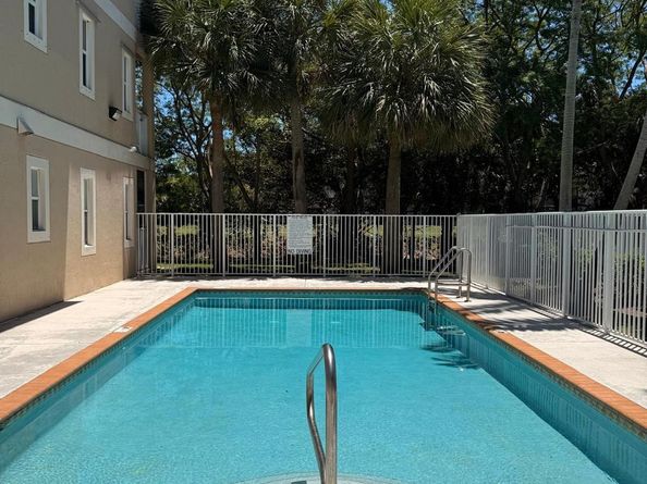 2941 Riverside Dr 303, Coral Springs FL 33065