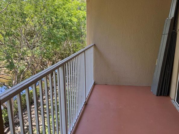 2941 Riverside Dr 303, Coral Springs FL 33065