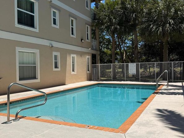 2941 Riverside Dr 303, Coral Springs FL 33065