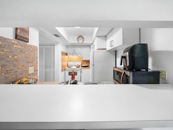 3561 Nw 95th Terrace 423, Sunrise FL 33351