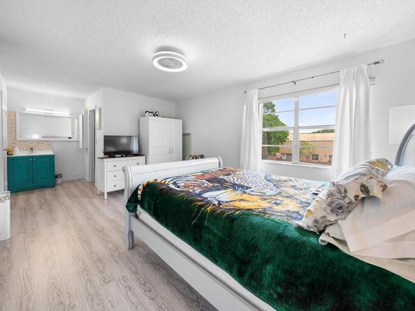 3561 Nw 95th Terrace 423, Sunrise FL 33351