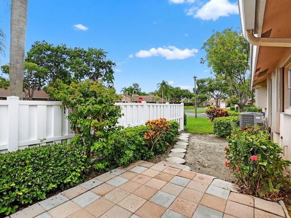 8129 Springtree Road, Boca Raton FL 33496