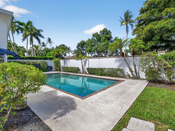 2151 NW 60th Circle, Boca Raton FL 33496