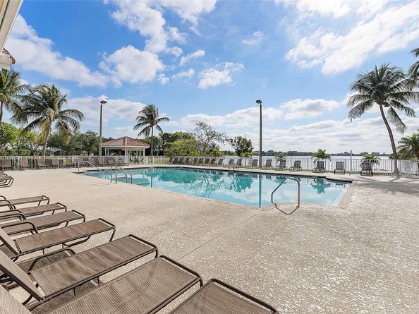 1367 SW 48th Ter, Deerfield Beach FL 33442