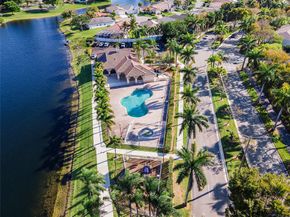 1367 SW 48th Ter, Deerfield Beach FL 33442