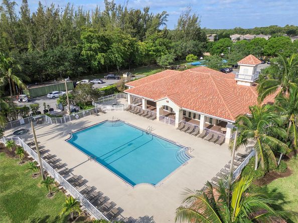 1367 SW 48th Ter, Deerfield Beach FL 33442
