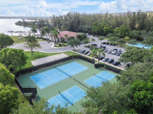 1367 SW 48th Ter, Deerfield Beach FL 33442