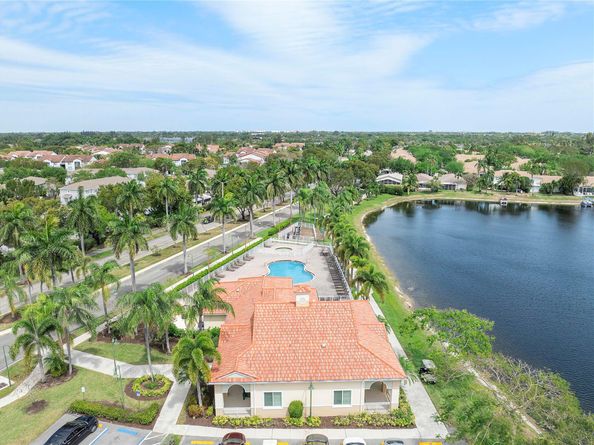 1367 SW 48th Ter, Deerfield Beach FL 33442