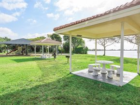 1367 SW 48th Ter, Deerfield Beach FL 33442