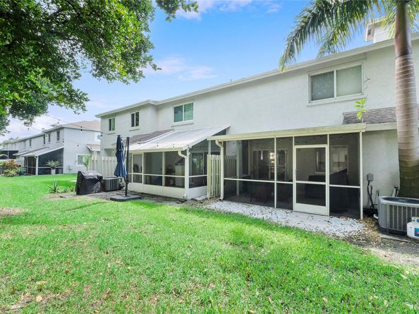 1367 SW 48th Ter, Deerfield Beach FL 33442