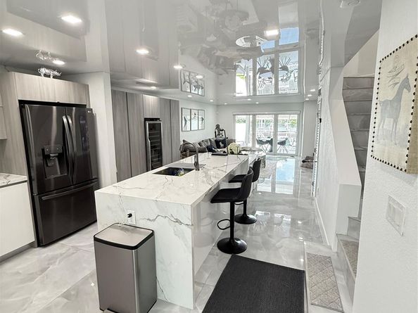 2085 NE 123rd St 2085, North Miami FL 33181
