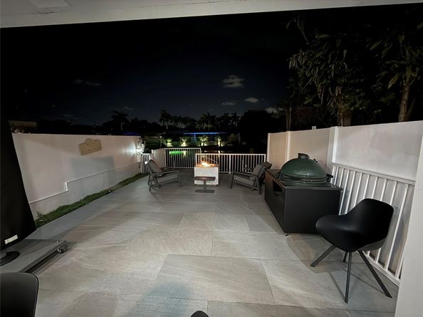 2085 NE 123rd St 2085, North Miami FL 33181