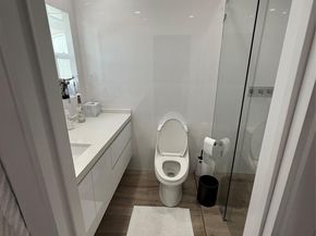 2085 NE 123rd St 2085, North Miami FL 33181