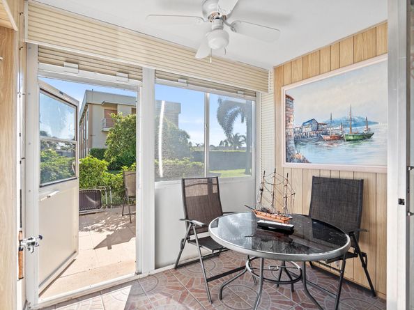 2852 W Crosley Drive W B, West Palm Beach FL 33415