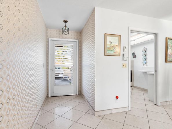 2852 W Crosley Drive W B, West Palm Beach FL 33415