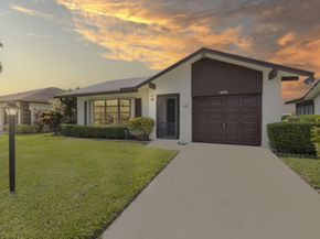 6370 Lakemont Circle, Greenacres FL 33463