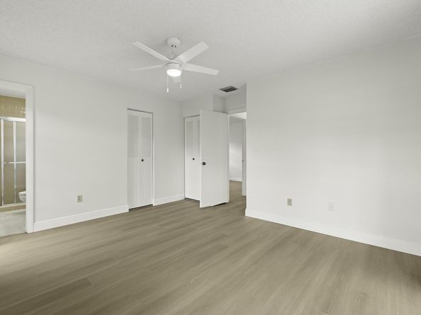 6370 Lakemont Circle, Greenacres FL 33463