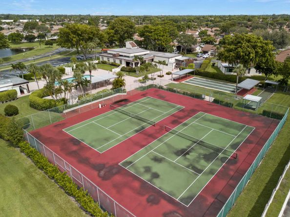 6370 Lakemont Circle, Greenacres FL 33463
