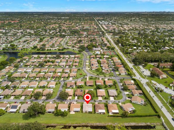 6370 Lakemont Circle, Greenacres FL 33463