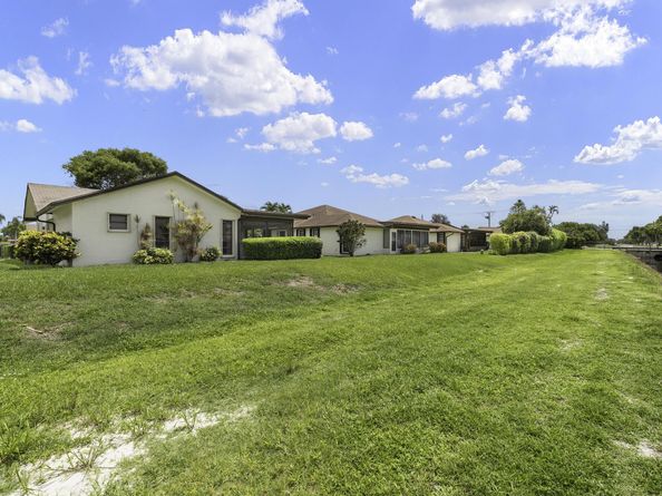 6370 Lakemont Circle, Greenacres FL 33463