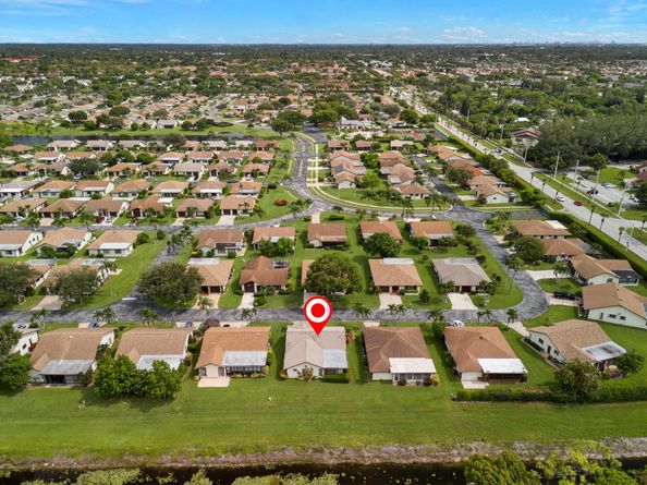 6370 Lakemont Circle, Greenacres FL 33463
