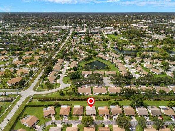 6370 Lakemont Circle, Greenacres FL 33463