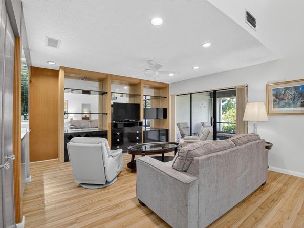 37 Glens Drive W, Boynton Beach FL 33436