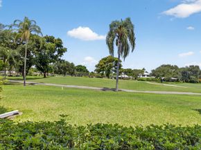 37 Glens Drive W, Boynton Beach FL 33436