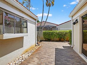37 Glens Drive W, Boynton Beach FL 33436