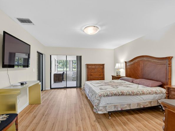 37 Glens Drive W, Boynton Beach FL 33436