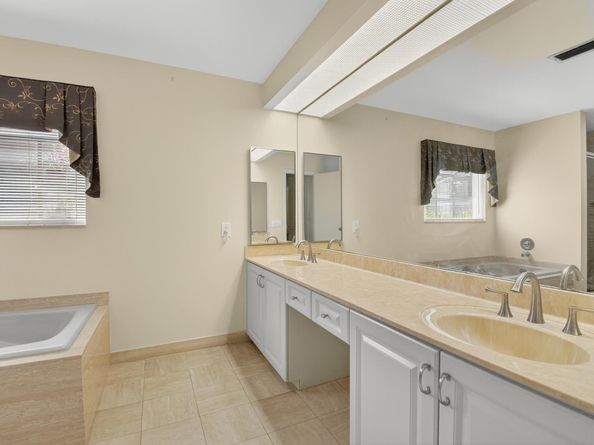 37 Glens Drive W, Boynton Beach FL 33436