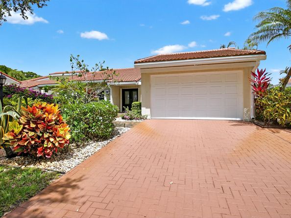 37 Glens Drive W, Boynton Beach FL 33436