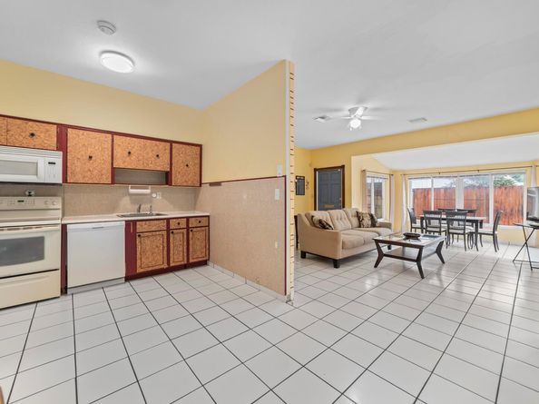 906 NE 5th Street, Hallandale Beach FL 33009