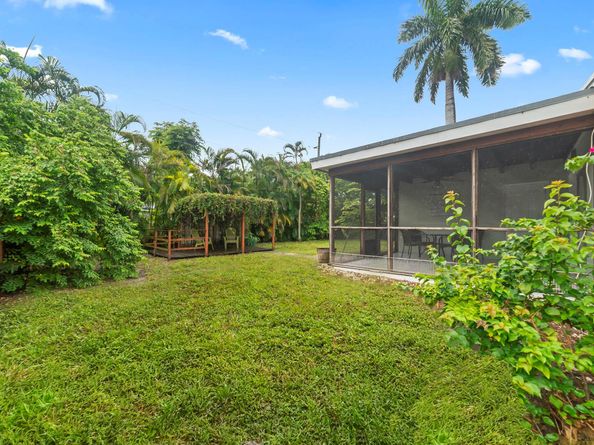 906 NE 5th Street, Hallandale Beach FL 33009