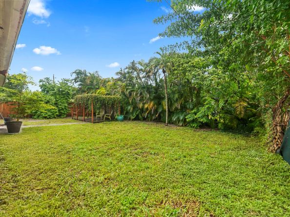 906 NE 5th Street, Hallandale Beach FL 33009