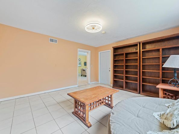 906 NE 5th Street, Hallandale Beach FL 33009