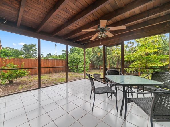 906 NE 5th Street, Hallandale Beach FL 33009