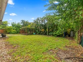 906 NE 5th Street, Hallandale Beach FL 33009
