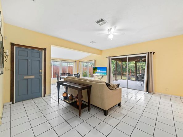 906 NE 5th Street, Hallandale Beach FL 33009