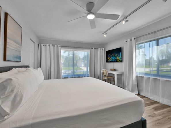 908 SE 16th Street, Deerfield Beach FL 33441