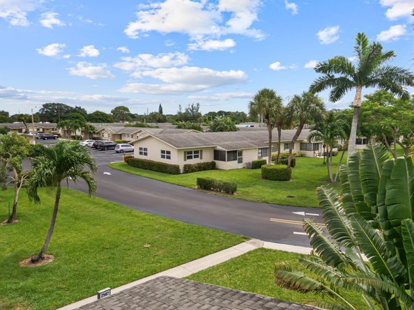 2547 W Emory Drive W H, West Palm Beach FL 33415