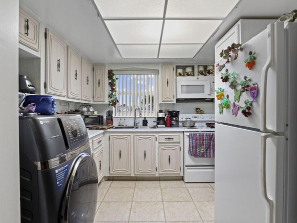 2547 W Emory Drive W H, West Palm Beach FL 33415