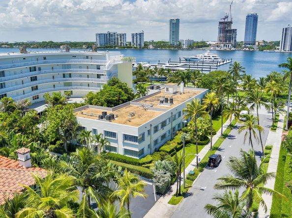 381 S Lake Drive 8, Palm Beach FL 33480