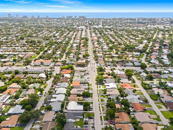 1681 NE 56th St, Fort Lauderdale FL 33334