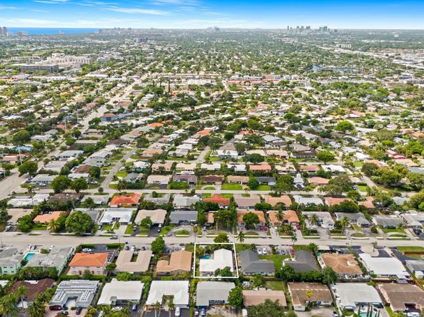 1681 NE 56th St, Fort Lauderdale FL 33334