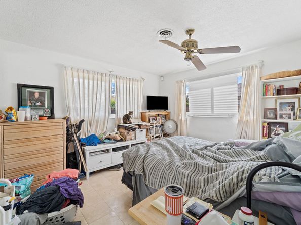 1681 NE 56th St, Fort Lauderdale FL 33334