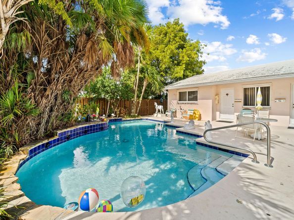 1681 NE 56th St, Fort Lauderdale FL 33334