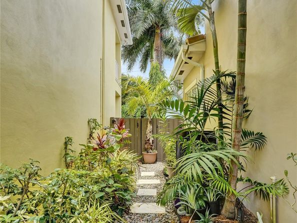 101 NE 21st St, Wilton Manors FL 33305