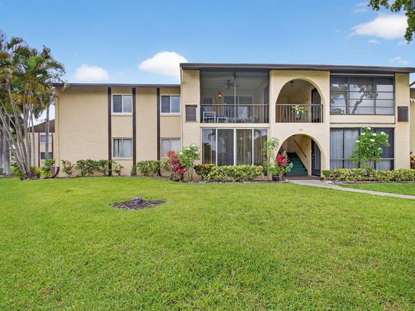 335 Pine Ridge Circle A2, Greenacres FL 33463