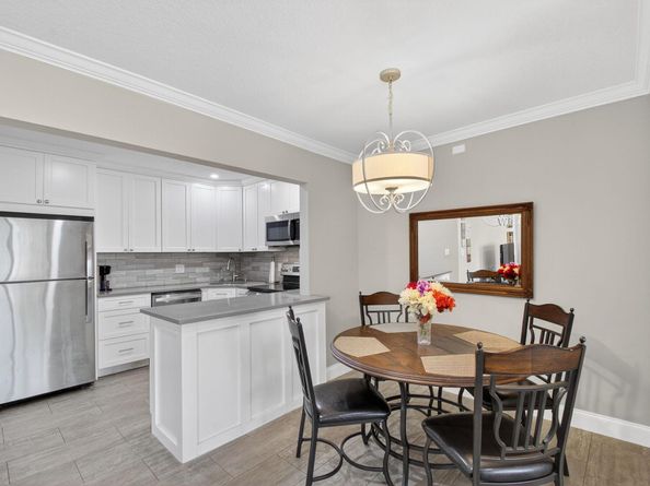 335 Pine Ridge Circle A2, Greenacres FL 33463
